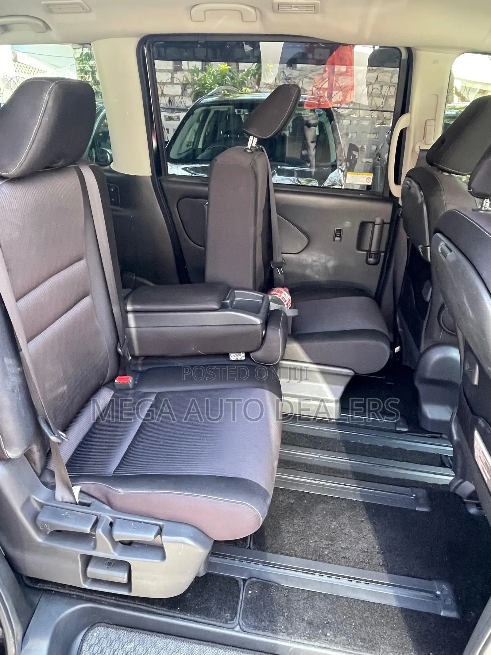 Nissan Serena 2019 Black
