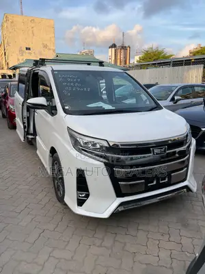 Toyota Noah 2018 White