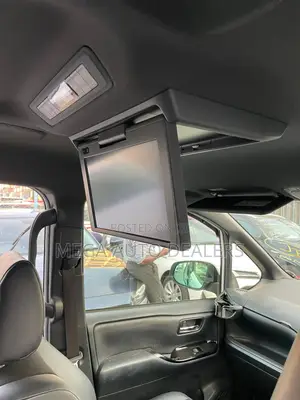 Toyota Noah 2018 White