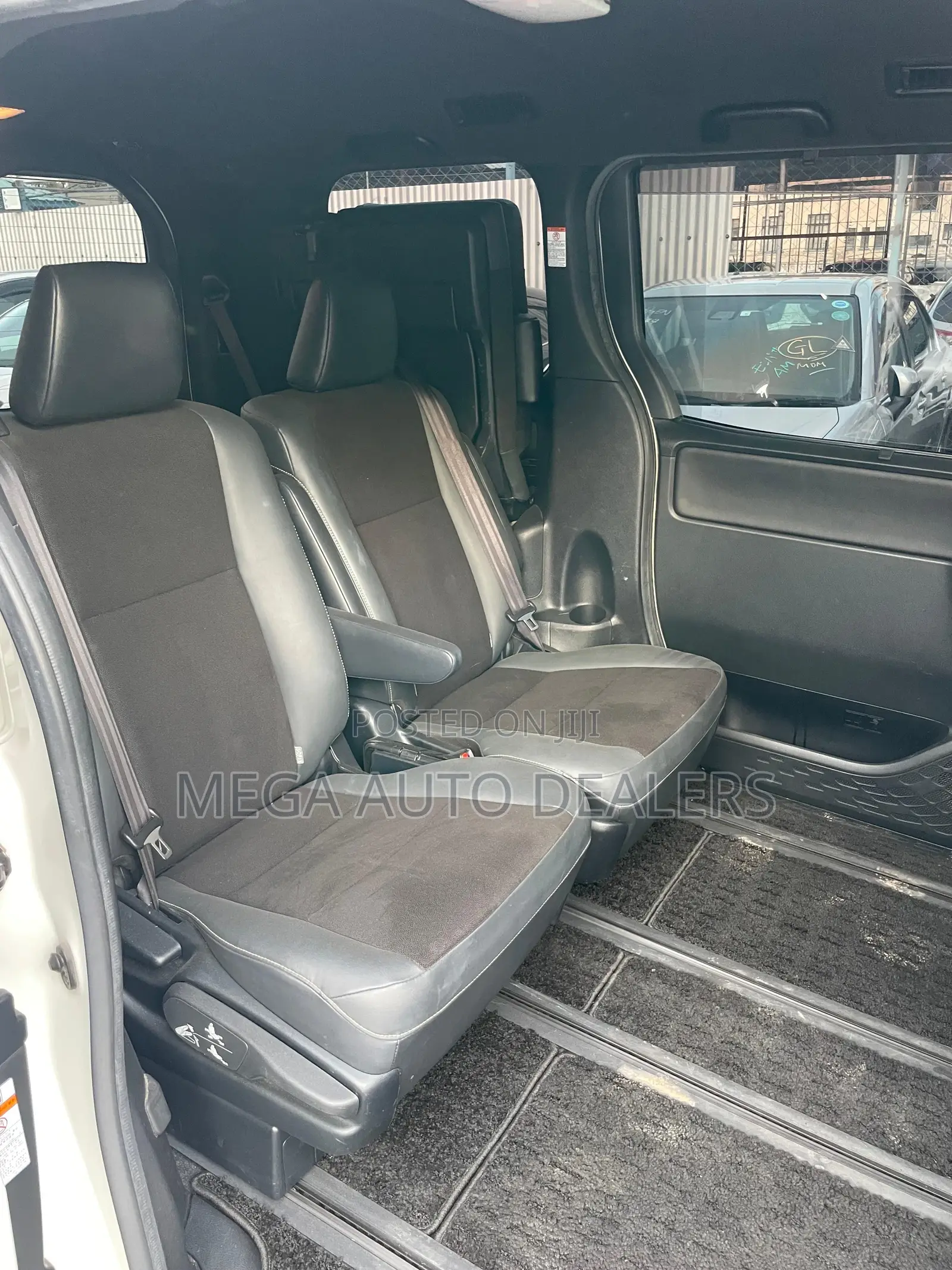 Toyota Noah 2018 White
