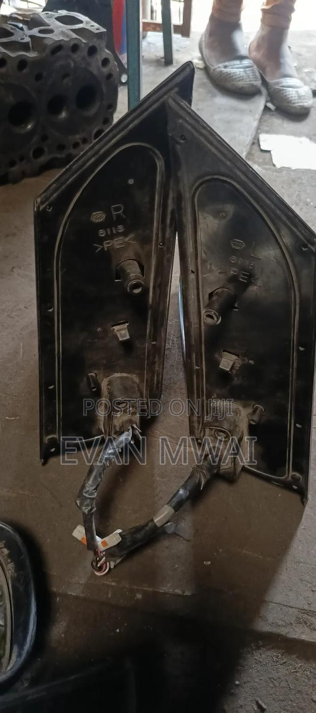 Toyota Isis 2010 Signal Side Mirror