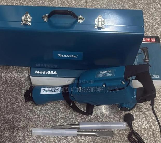 Makita Hm-1306 Demolition Hammer.