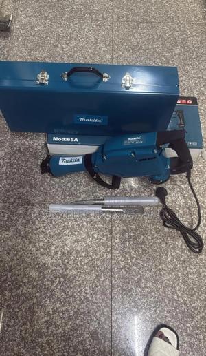 Makita Demolisher Machine - thumbnail 2