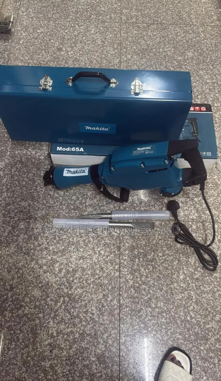 Makita Demolisher Machine