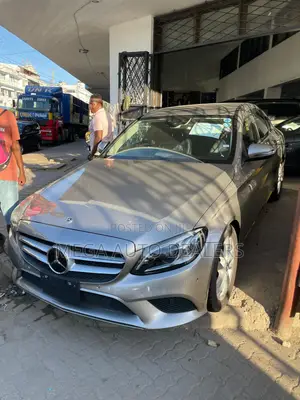 Mercedes-Benz C200 2018 Silver