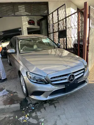 Mercedes-Benz C200 2018 Silver