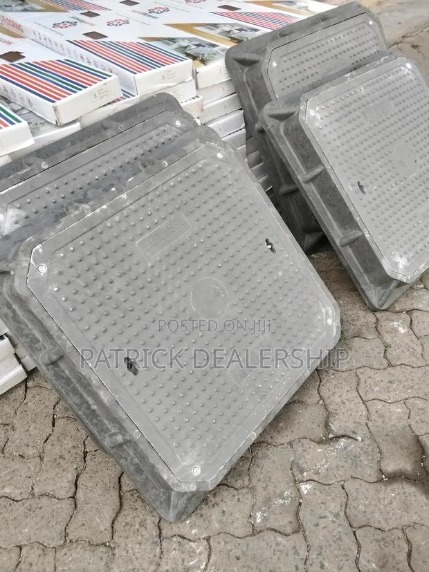 Locable Manhole Cover - main view