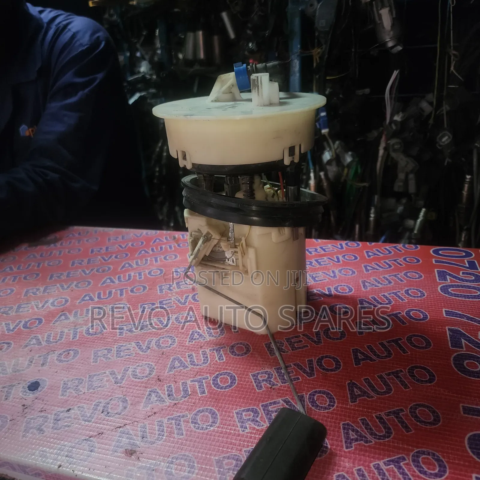 Fuelpump Mazda Demio