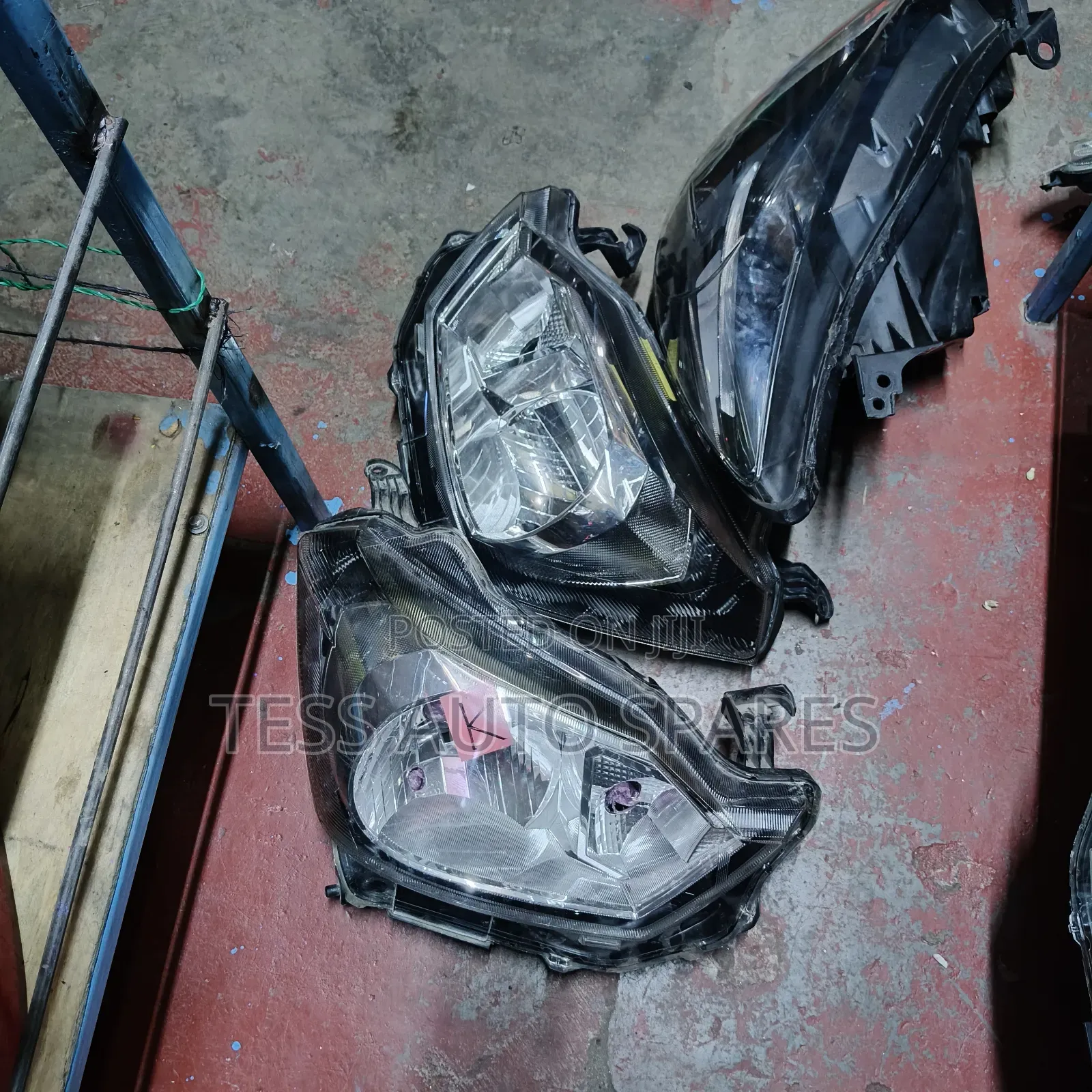 Daihatsu Mira 2018 Headlight