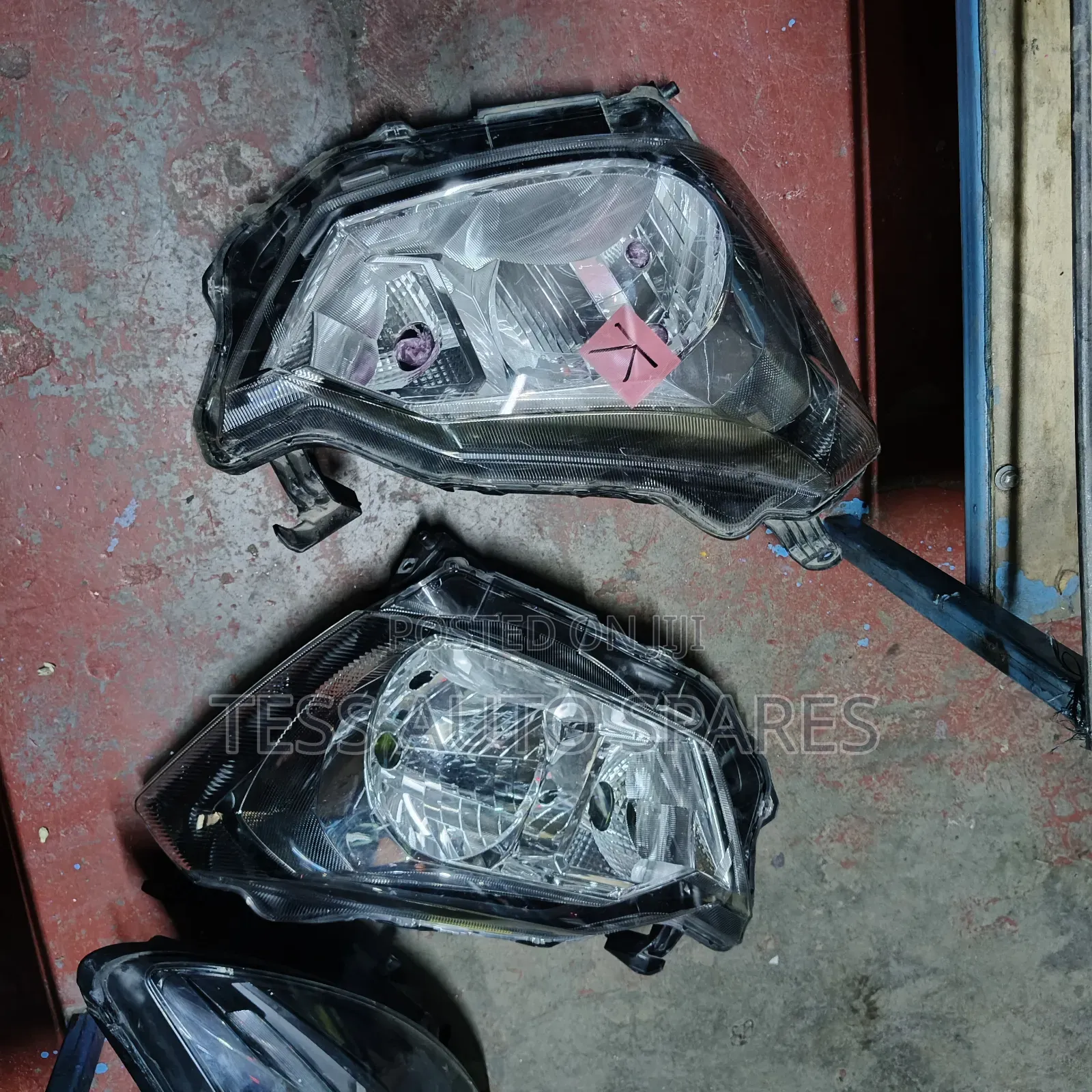 Daihatsu Mira 2018 Headlight