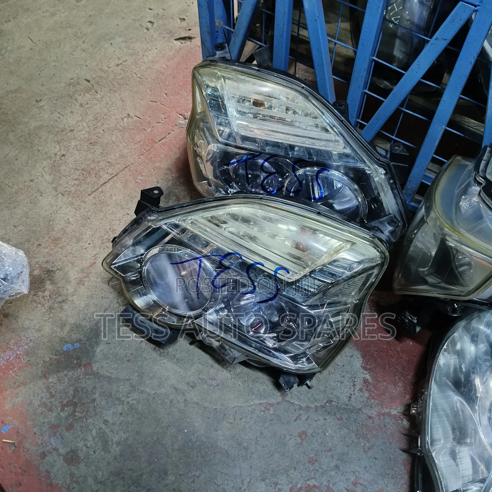 Nissan Extrail 2013 Xenon Headlight