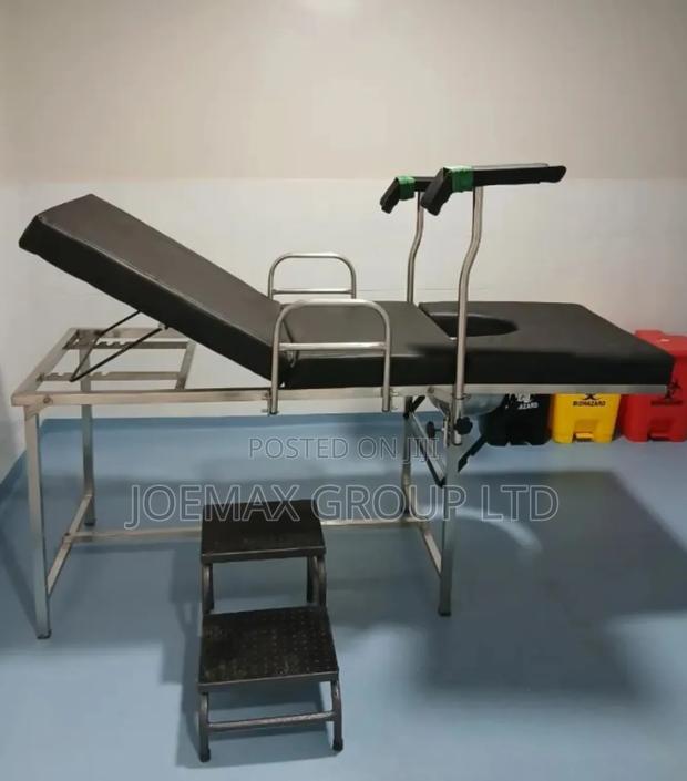 Local Delivery Bed With Stepstool