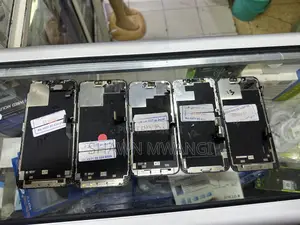 iPhone Screens