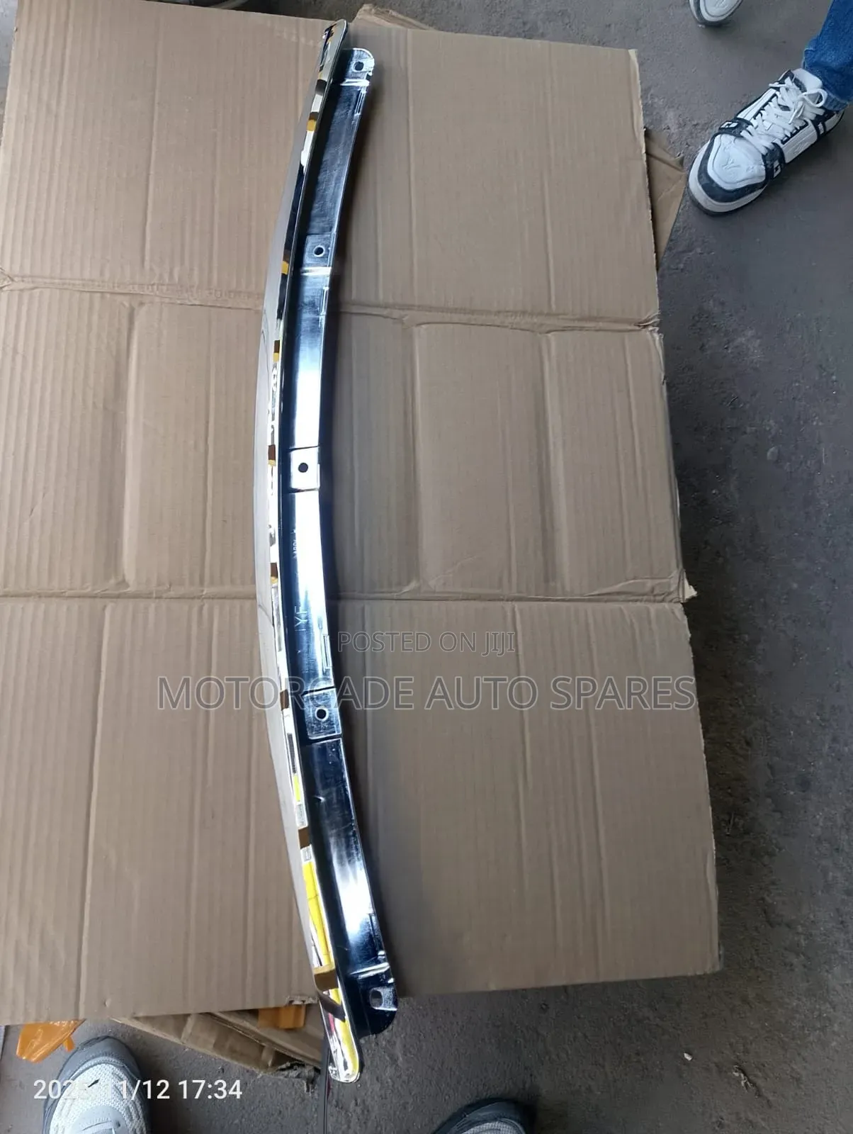 Toyota Premio 260 Bonnet Chrome