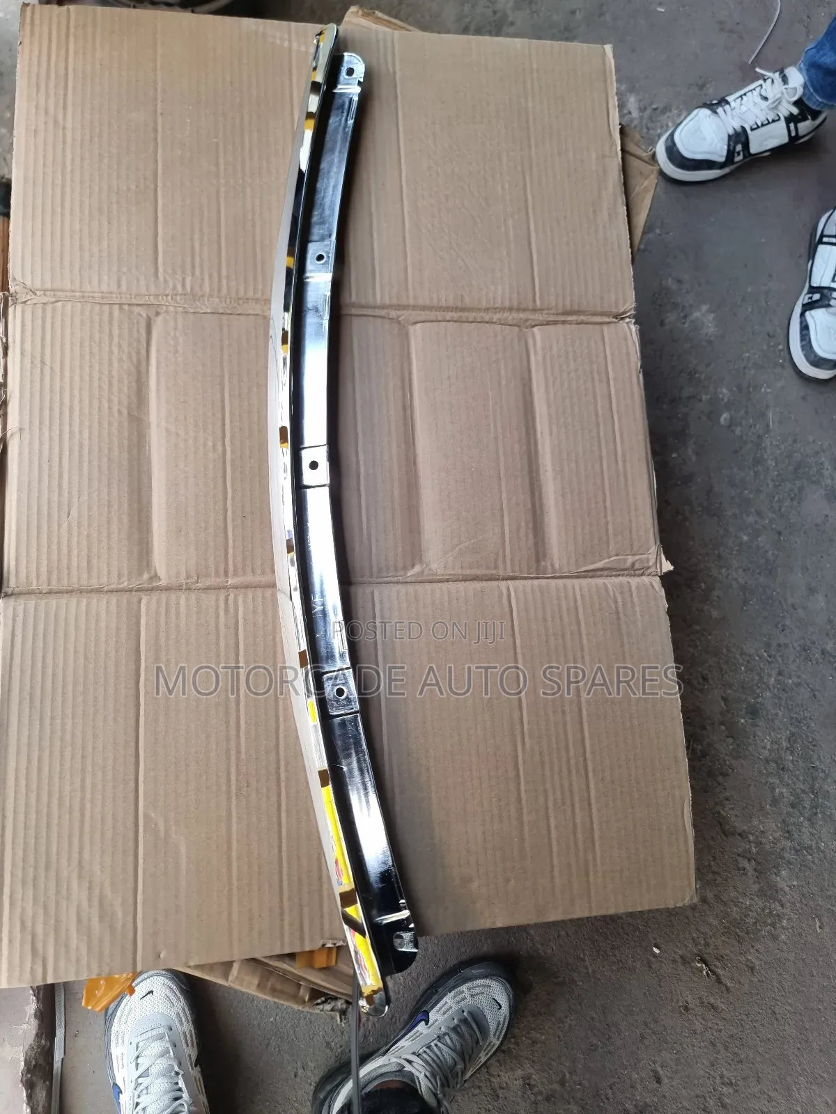 Toyota Premio 2010/2011 260 Bonnet Chrome