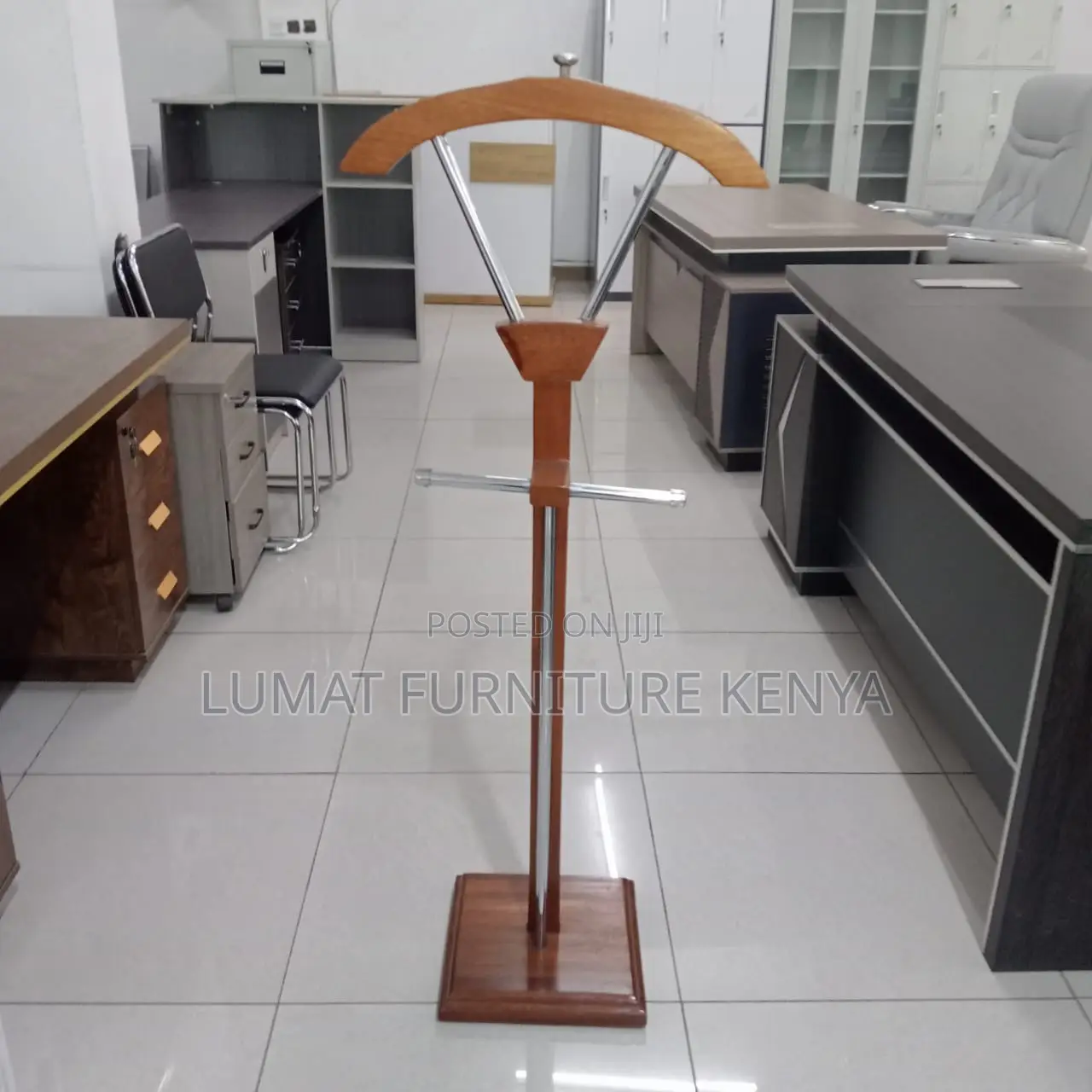 Freestanding Executive Clothes Stand