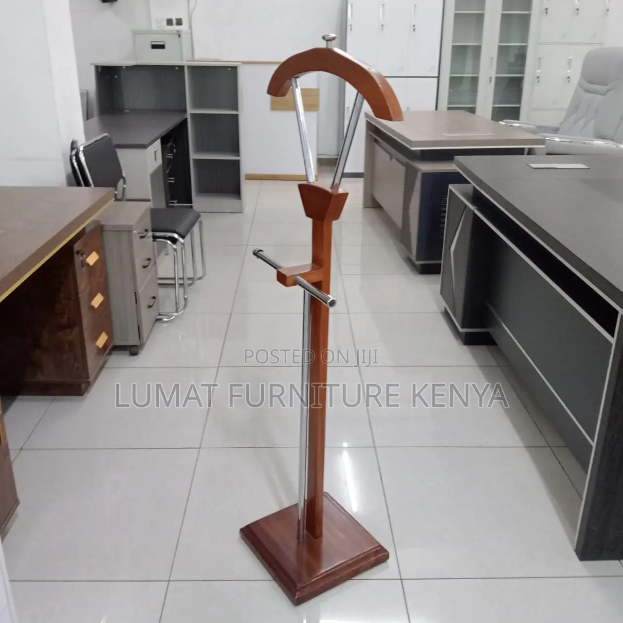 Freestanding Executive Clothes Stand