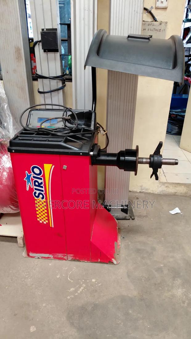 Best Quality Slightly Used Electric Wheel Balancer Machine. - main view