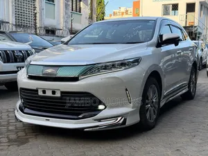 Toyota Harrier 2.0 Turbo 2019 White