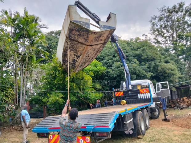 Tata 2516 Fitted With 5tons Crane and Lowbed Self Loading - thumbnail 2