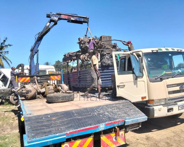 Tata 2516 Fitted With 5tons Crane and Lowbed Self Loading - thumbnail 6