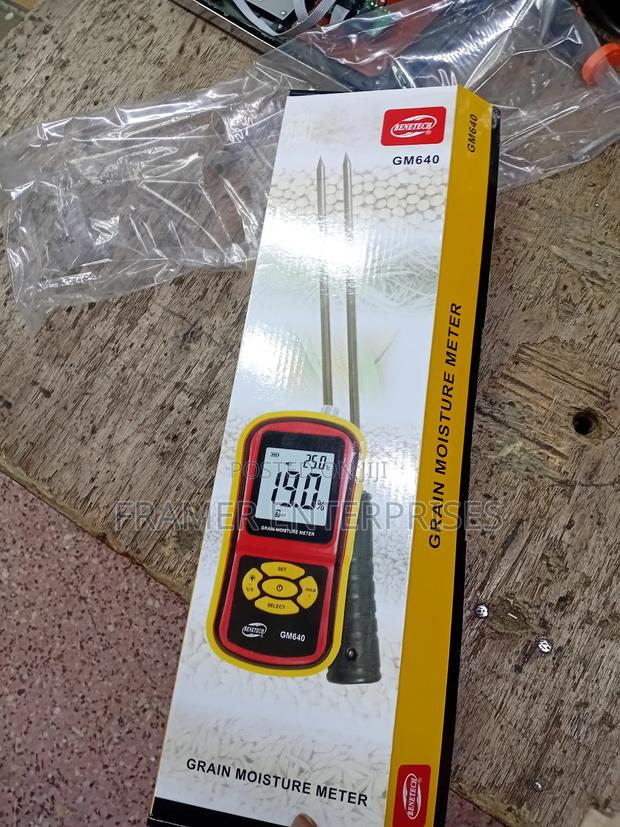 Digital Moisture Meter - main view