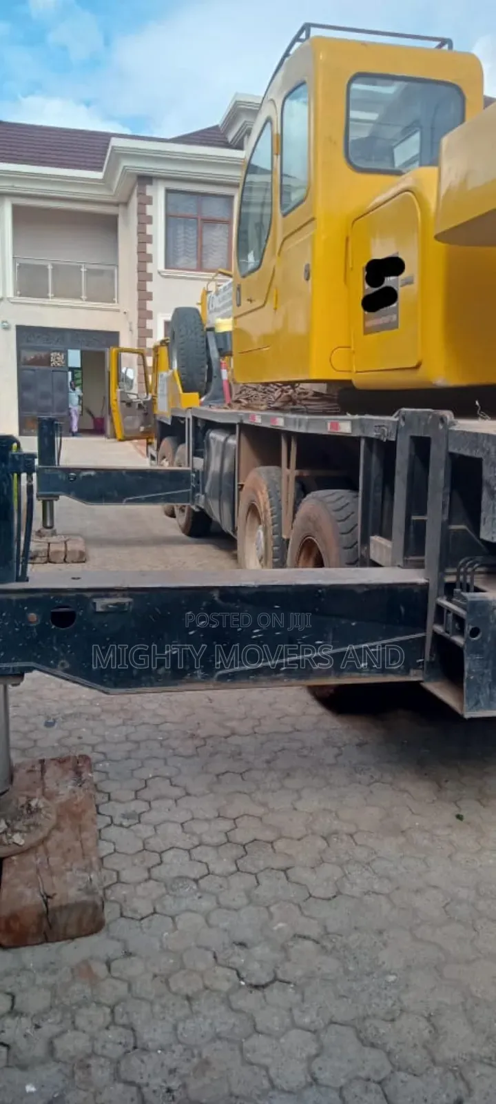 Trailers With Hoisting and Logistics Services Are Available