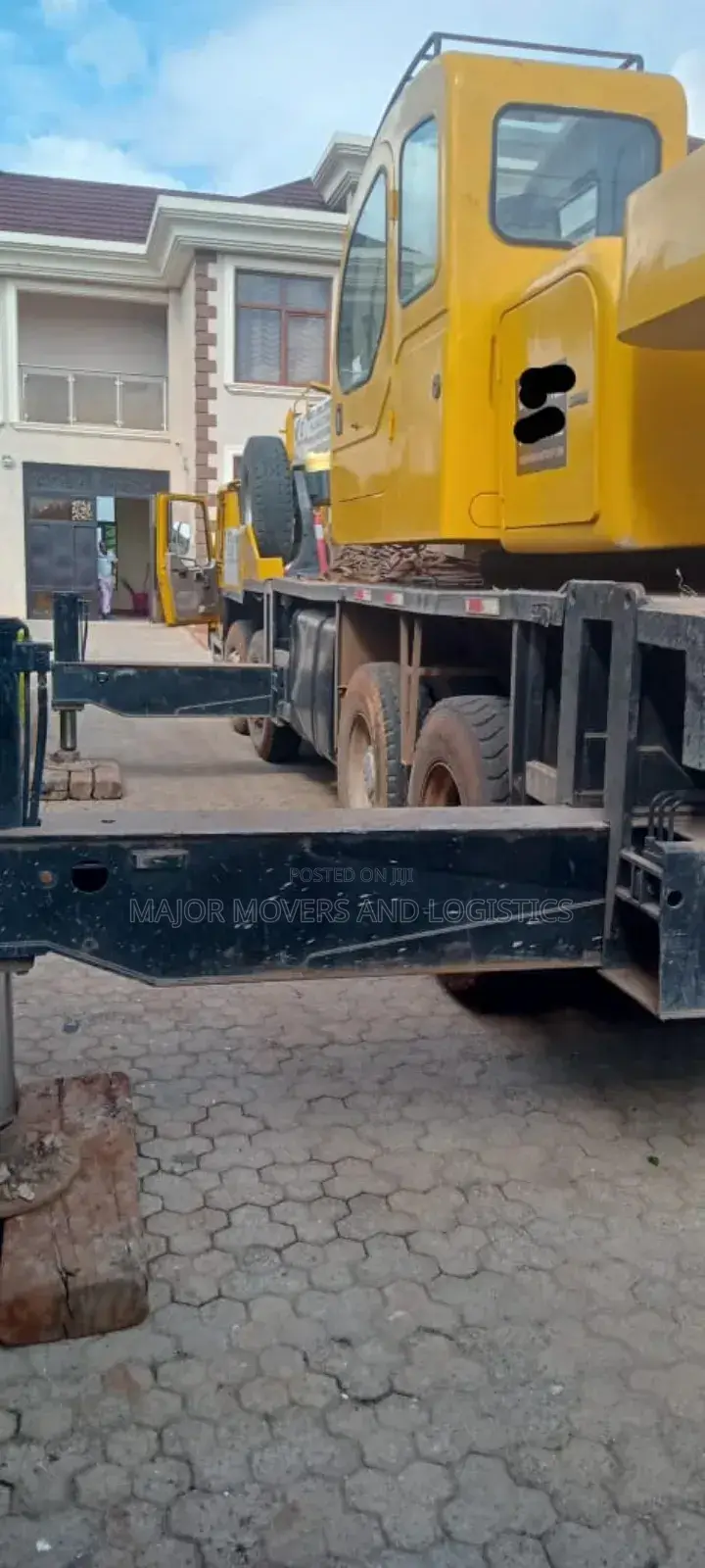 Trailers With Hoisting and Logistics Services Are Available