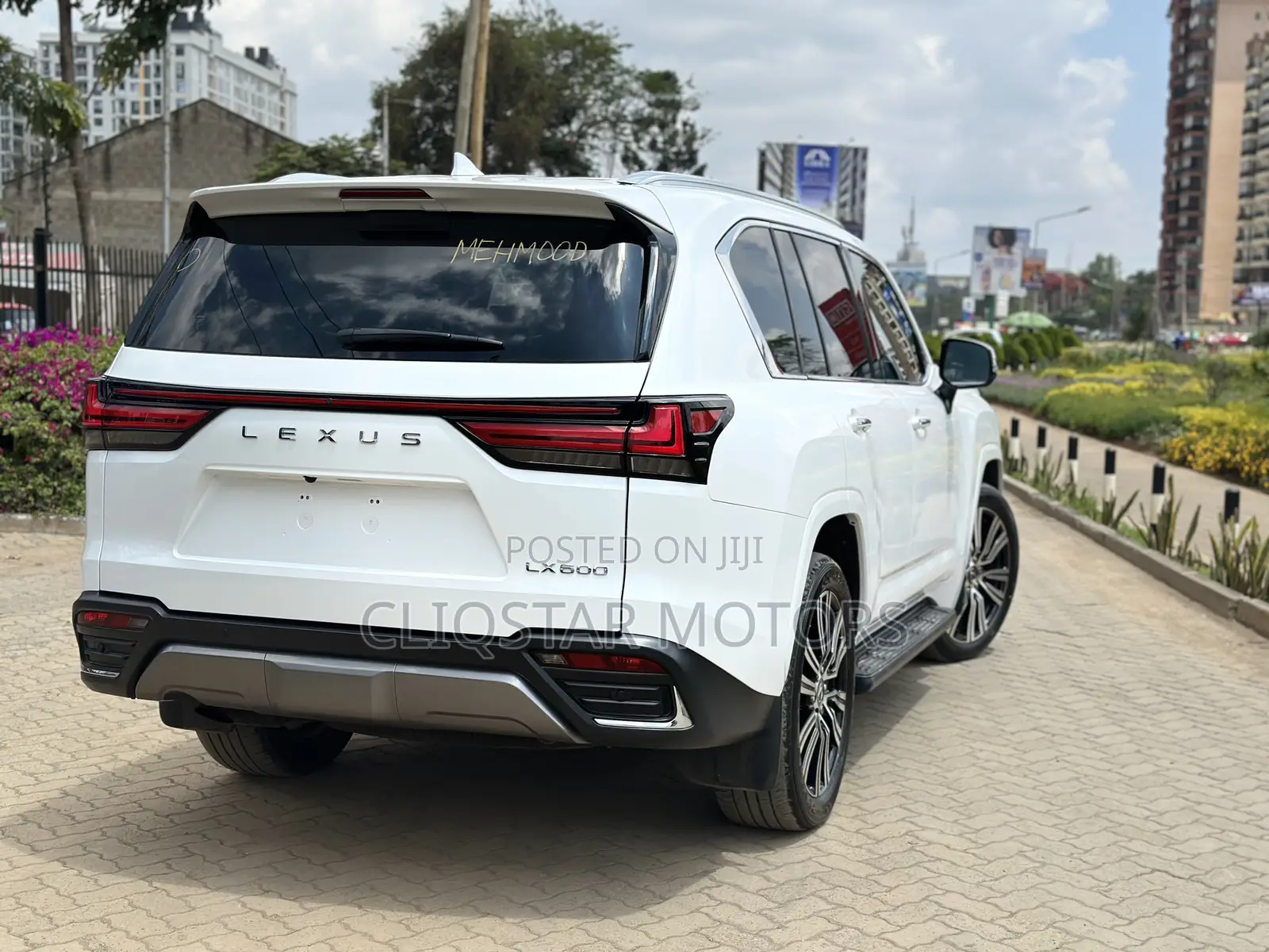 Lexus LX LX 600 2022 White