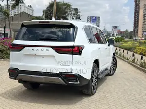 Lexus LX LX 600 2022 White