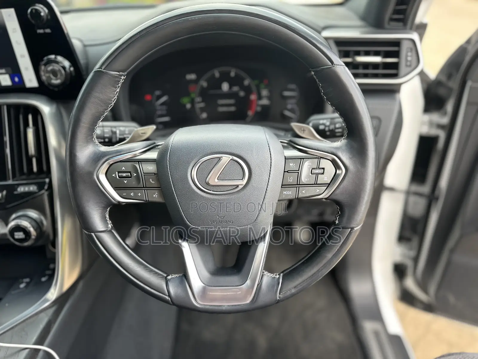 Lexus LX LX 600 2022 White