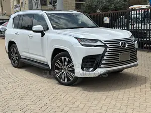 Lexus LX LX 600 2022 White
