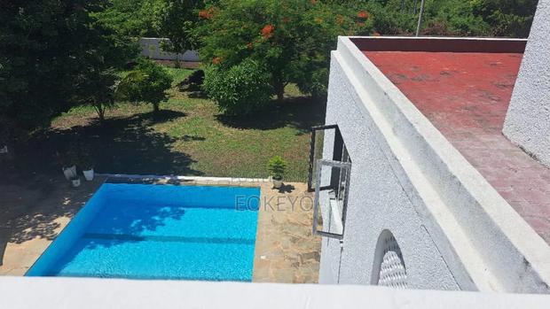 5bdrm Mansion in Luxury 5-Bed for sale - thumbnail 4