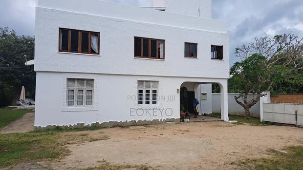 5bdrm Mansion in Luxury 5-Bed for sale - thumbnail 7