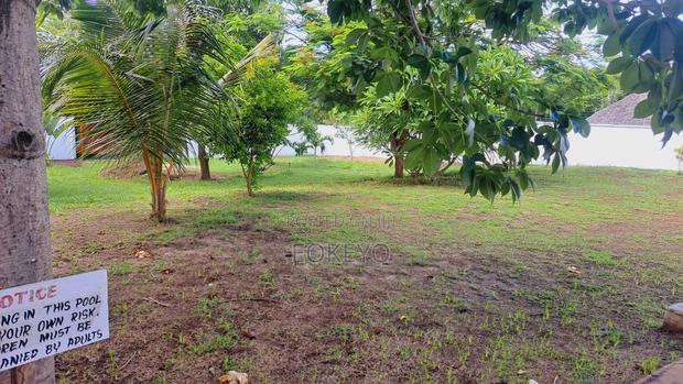 5bdrm Mansion in Luxury 5-Bed for sale - thumbnail 11