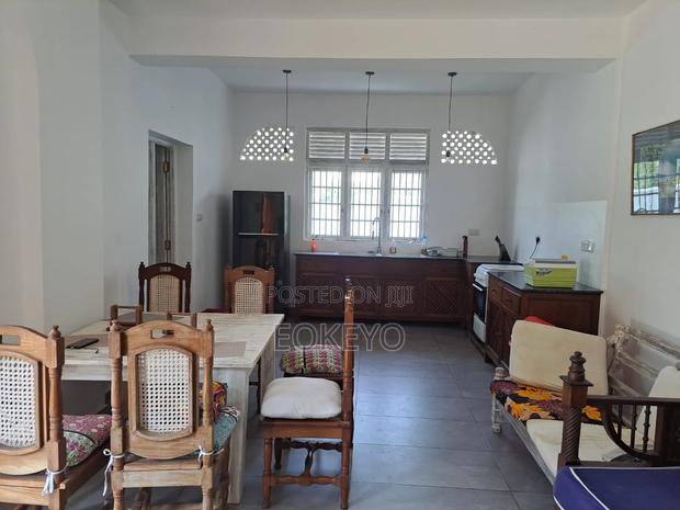 5bdrm Mansion in Luxury 5-Bed for sale - thumbnail 14