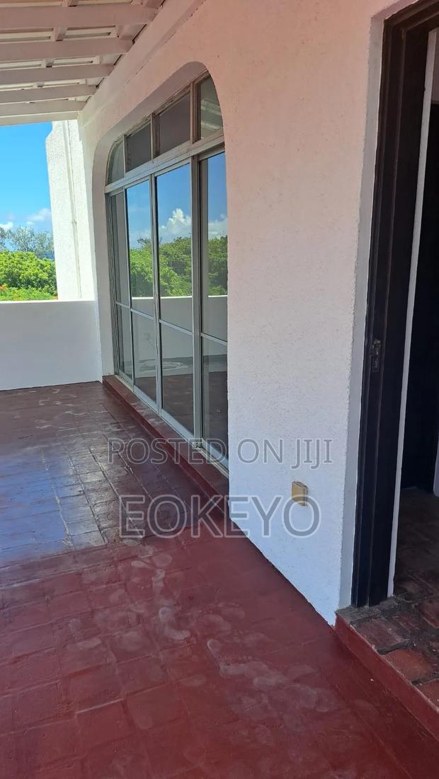 5bdrm Mansion in Luxury 5-Bed for sale - thumbnail 17