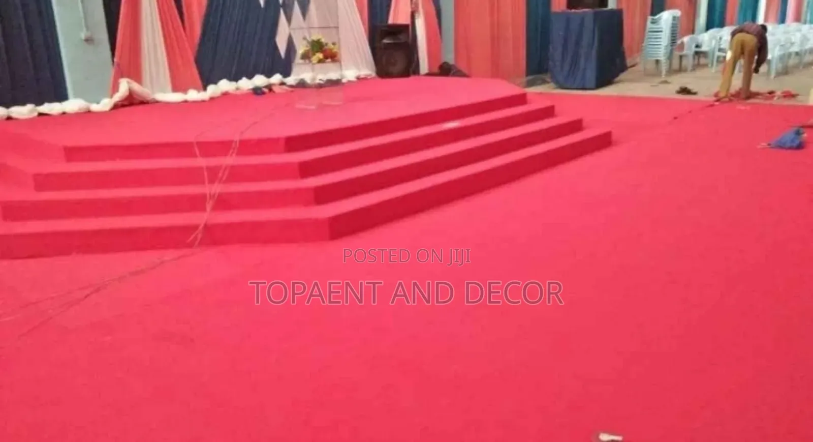 Classic Patterned Wall to Wall Carpet With Elegant Look