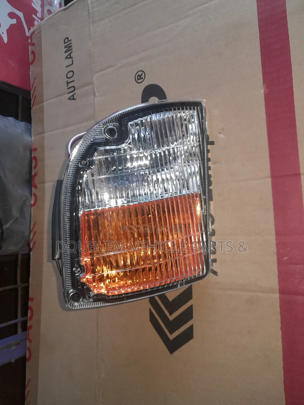 Corner Lamp/Indicator Mitsubishi Fuso  Canter  Rosa 2008,2009 Onwards