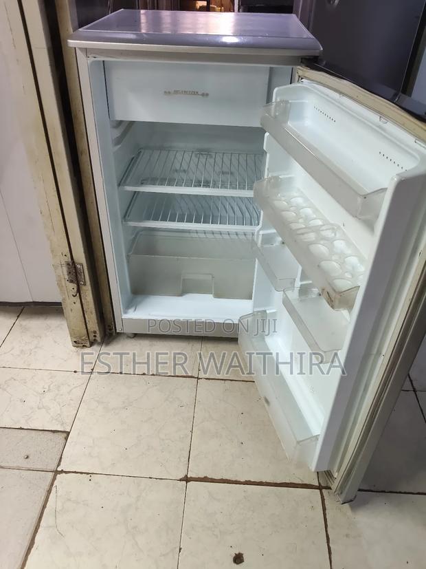 Hitachi Min Fridge - thumbnail 4