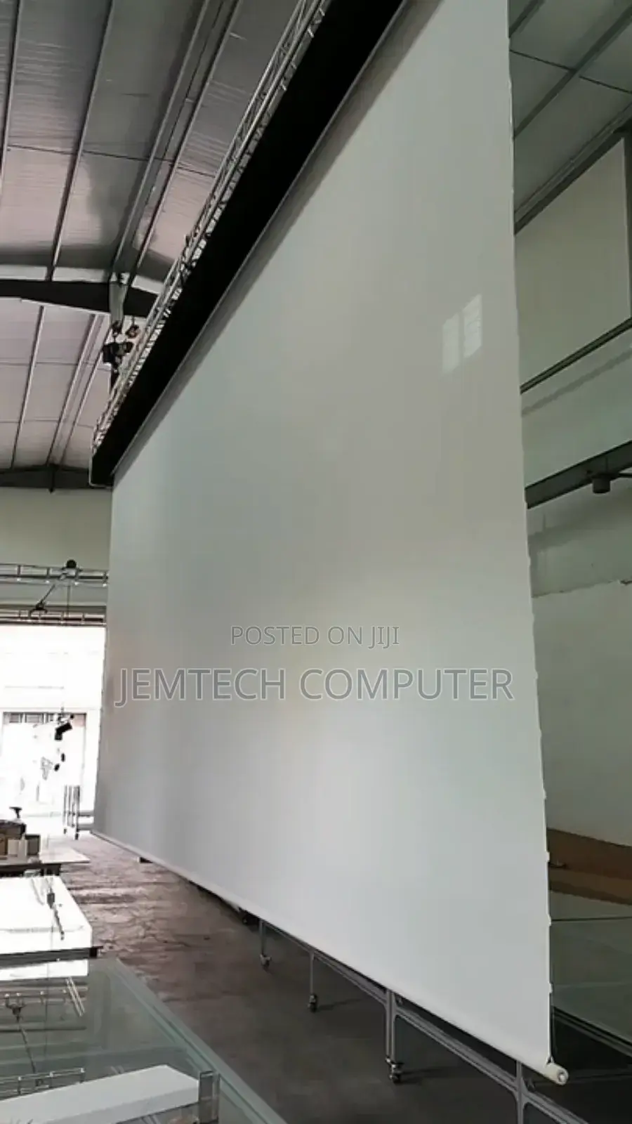 Lightwave 300×300 Cm Electric Projector Screen
