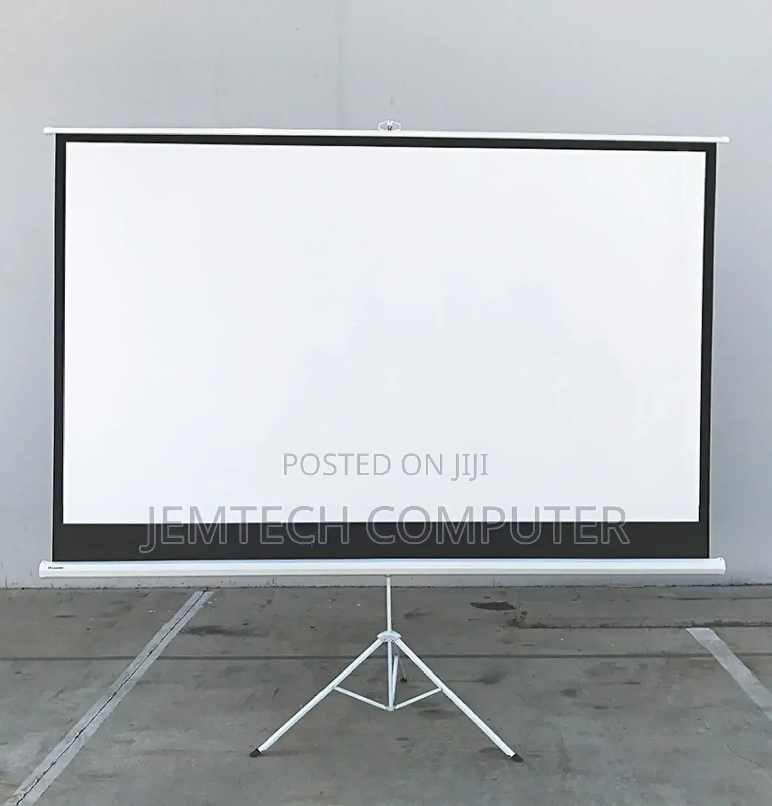 Lightwave Tripod Projector Screen 200 X 200 Cm
