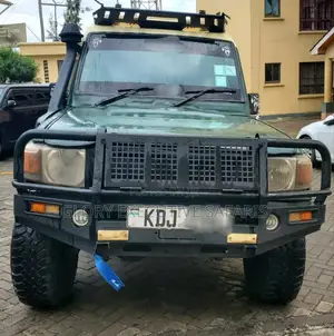 Safari Land Cruisers For Hire