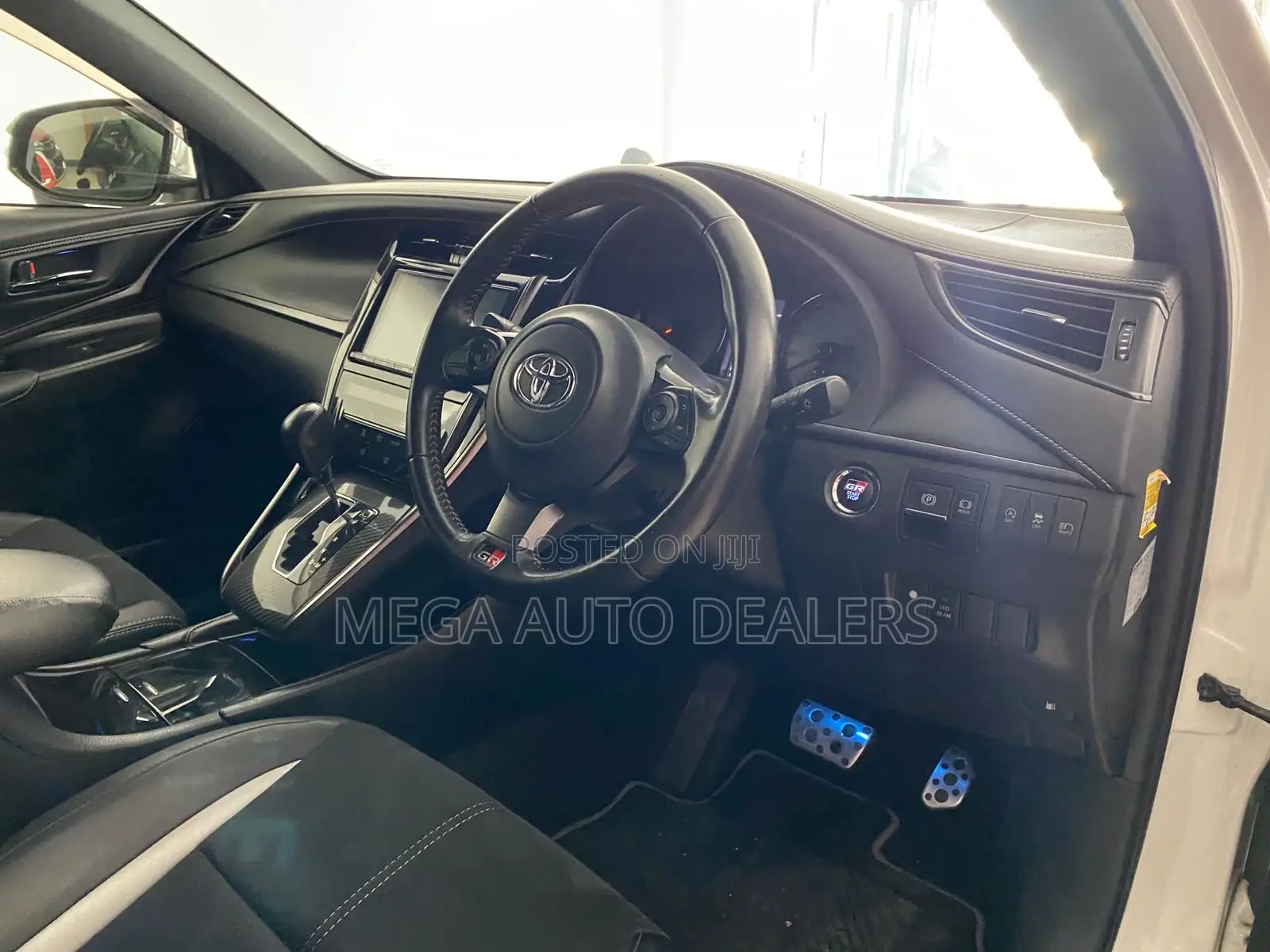 Toyota Harrier 2018 White