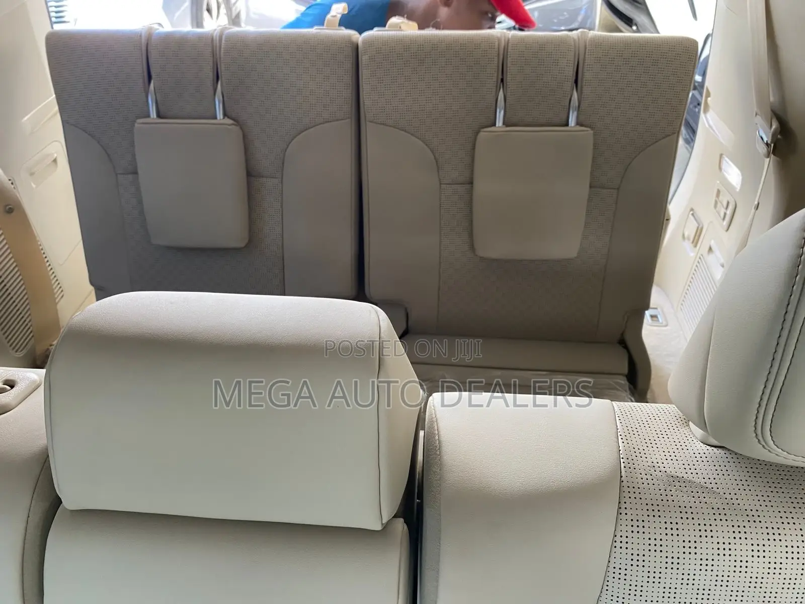 Toyota Land Cruiser LC300 2023