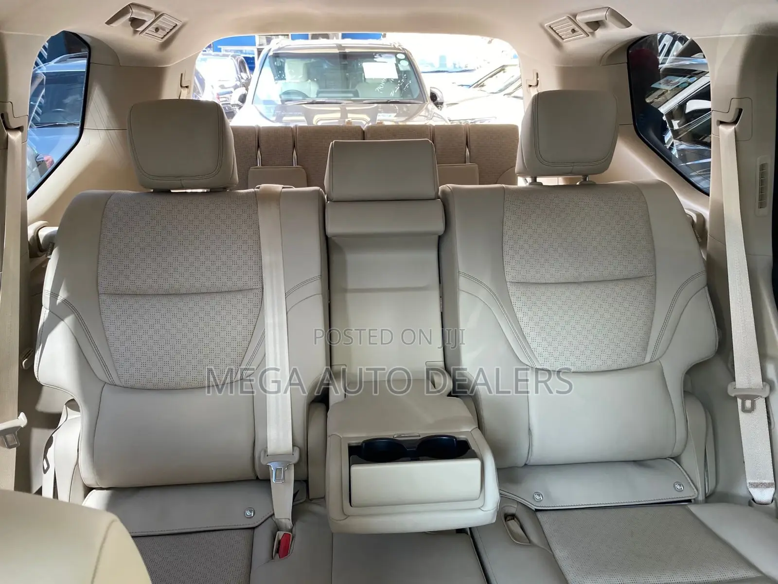 Toyota Land Cruiser LC300 2023