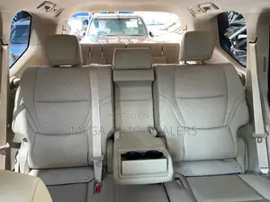 Toyota Land Cruiser LC300 2023