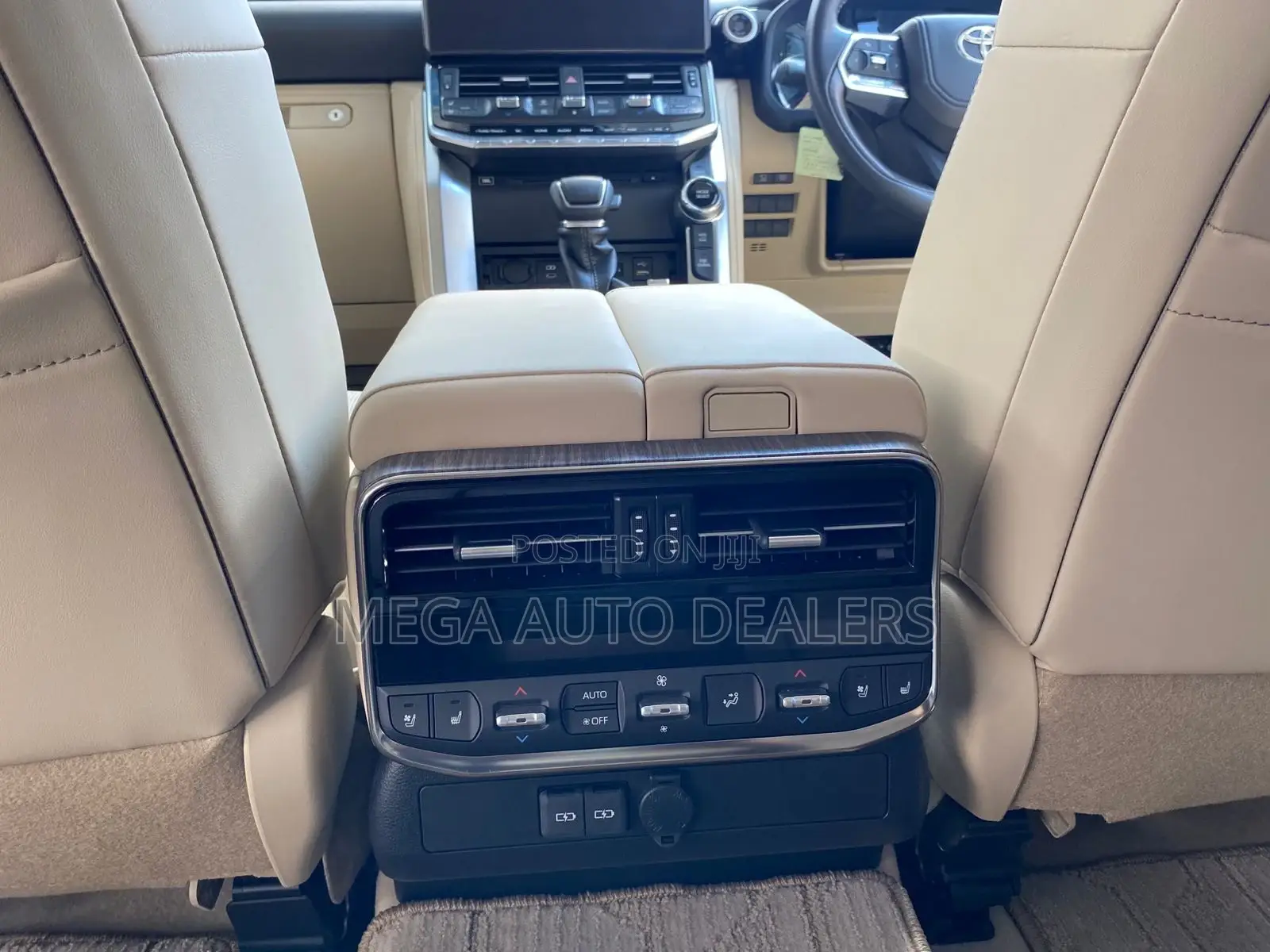 Toyota Land Cruiser LC300 2023