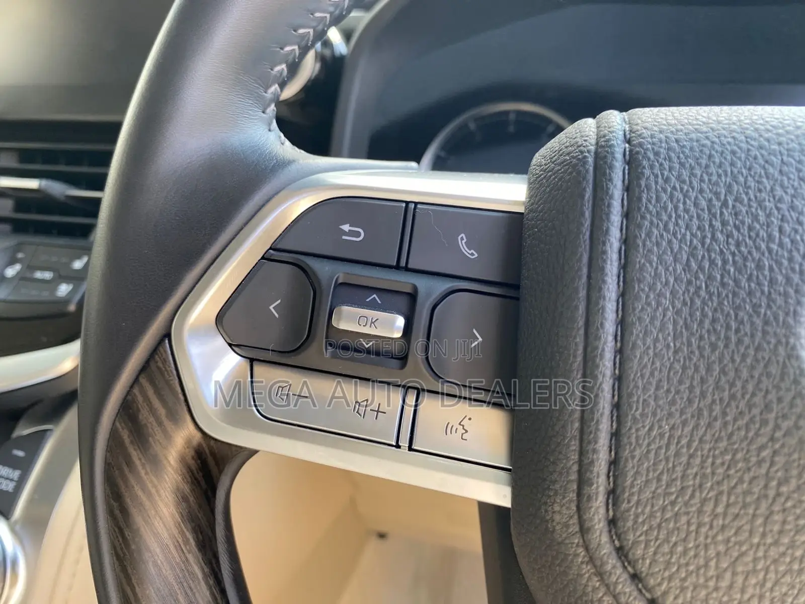 Toyota Land Cruiser LC300 2023
