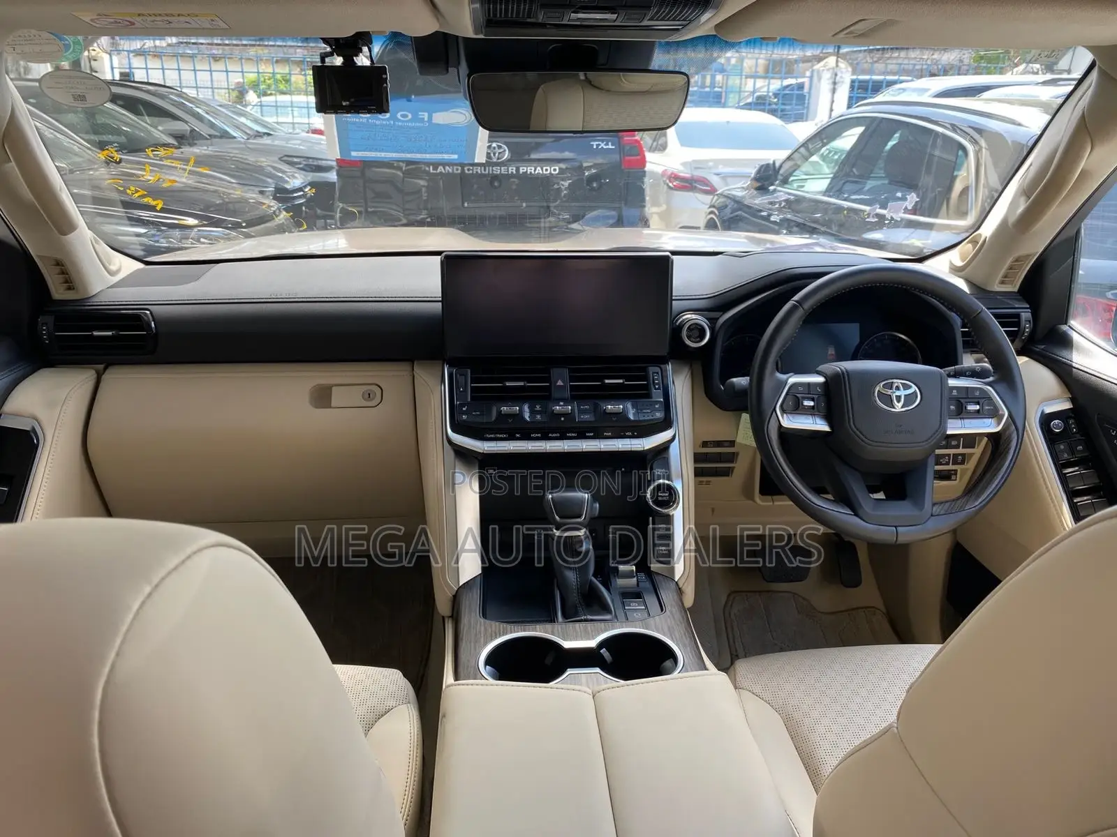 Toyota Land Cruiser LC300 2023